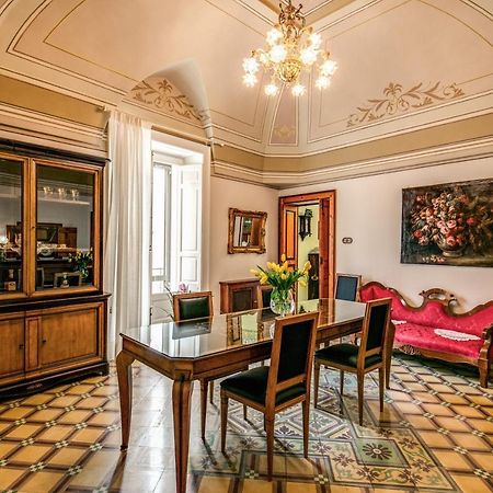 Palazzo Stunis - Dimora Di Charme Bed & Breakfast Ostuni Exterior foto