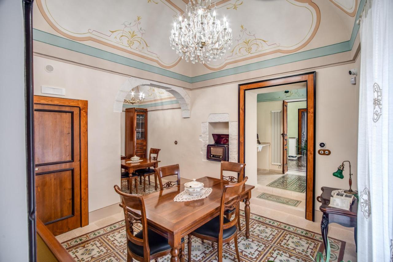 Palazzo Stunis - Dimora Di Charme Bed & Breakfast Ostuni Exterior foto