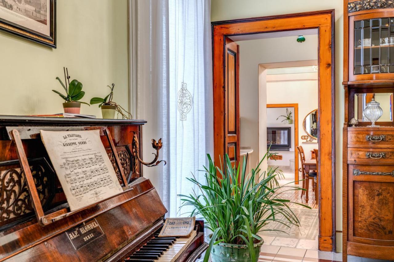 Palazzo Stunis - Dimora Di Charme Bed & Breakfast Ostuni Exterior foto