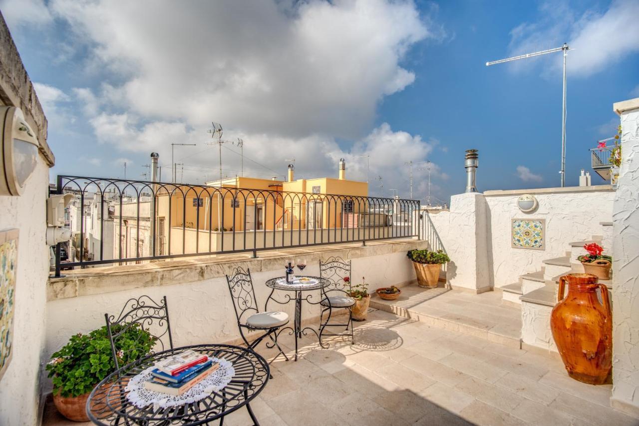 Palazzo Stunis - Dimora Di Charme Bed & Breakfast Ostuni Exterior foto