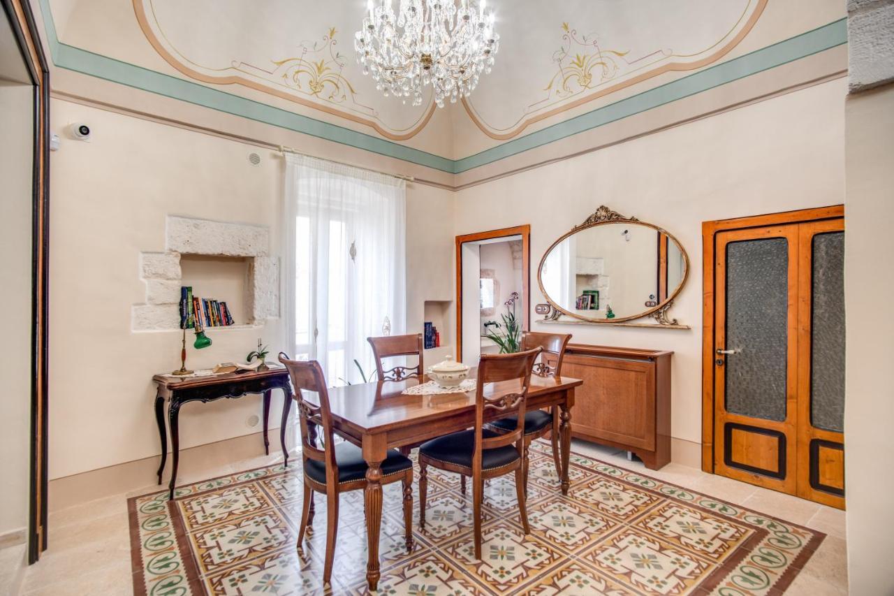 Palazzo Stunis - Dimora Di Charme Bed & Breakfast Ostuni Exterior foto
