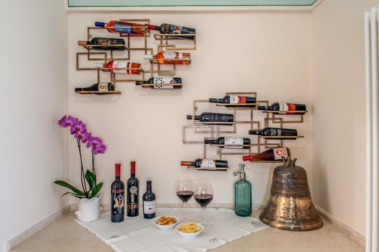 Palazzo Stunis - Dimora Di Charme Bed & Breakfast Ostuni Exterior foto