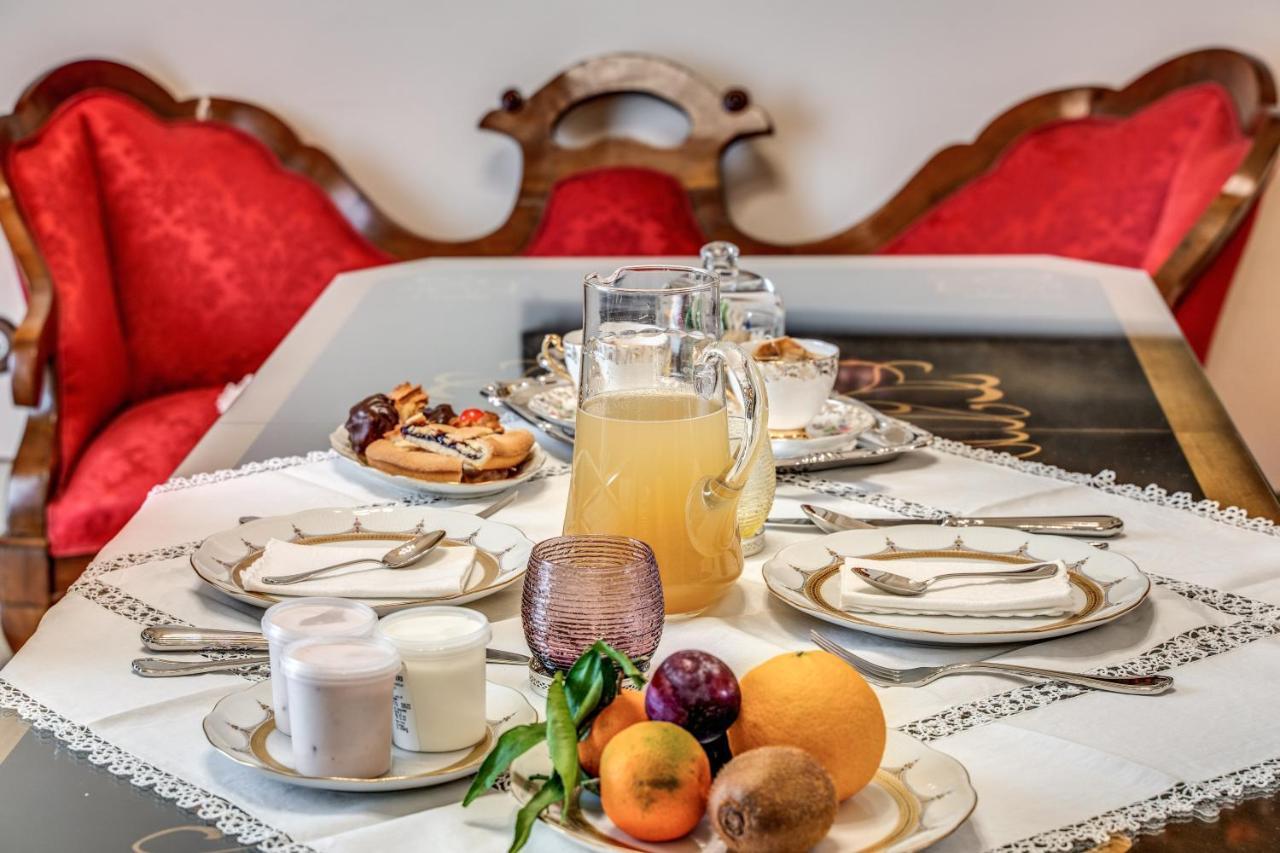 Palazzo Stunis - Dimora Di Charme Bed & Breakfast Ostuni Exterior foto