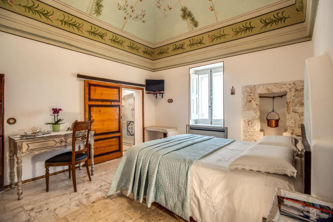 Palazzo Stunis - Dimora Di Charme Bed & Breakfast Ostuni Exterior foto