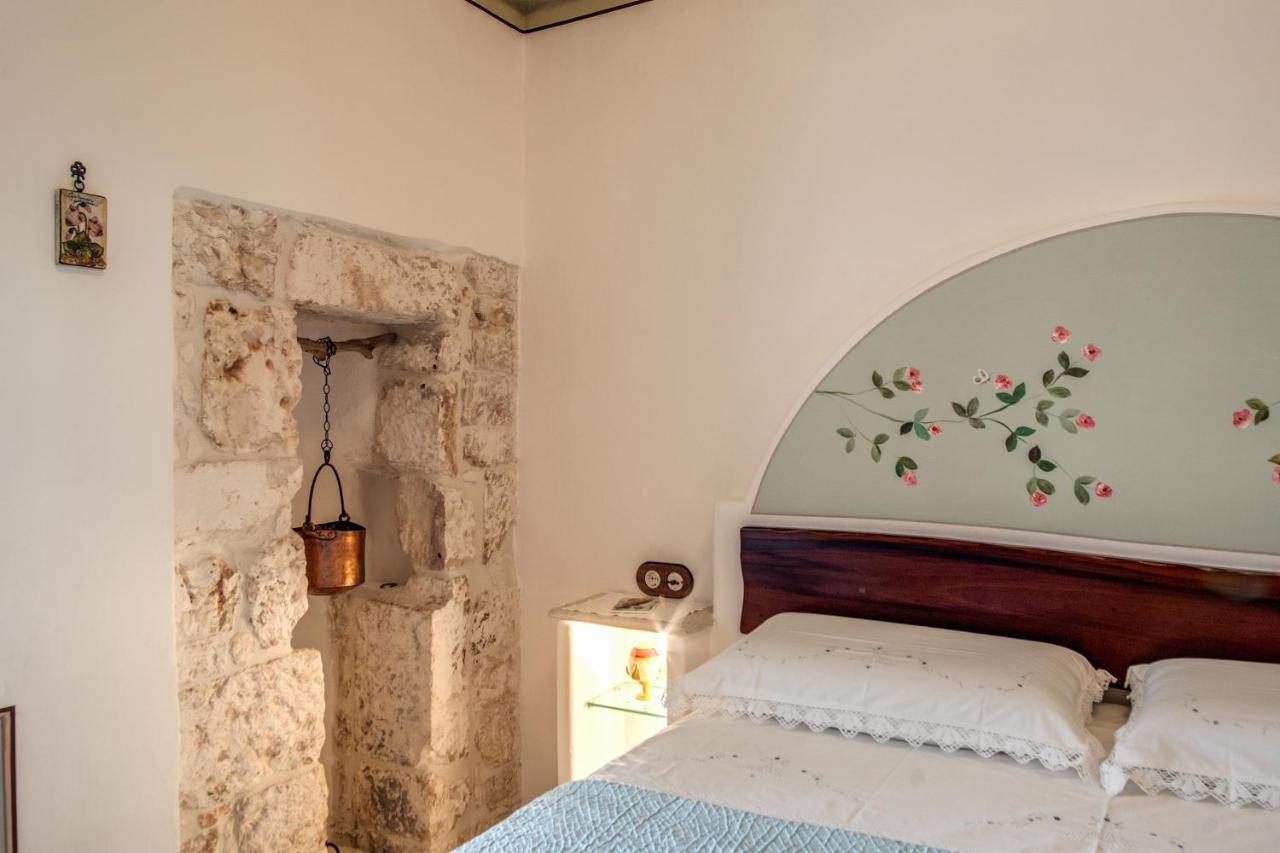 Palazzo Stunis - Dimora Di Charme Bed & Breakfast Ostuni Exterior foto