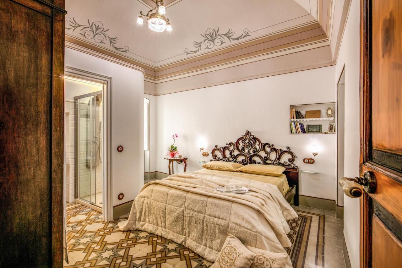 Palazzo Stunis - Dimora Di Charme Bed & Breakfast Ostuni Exterior foto