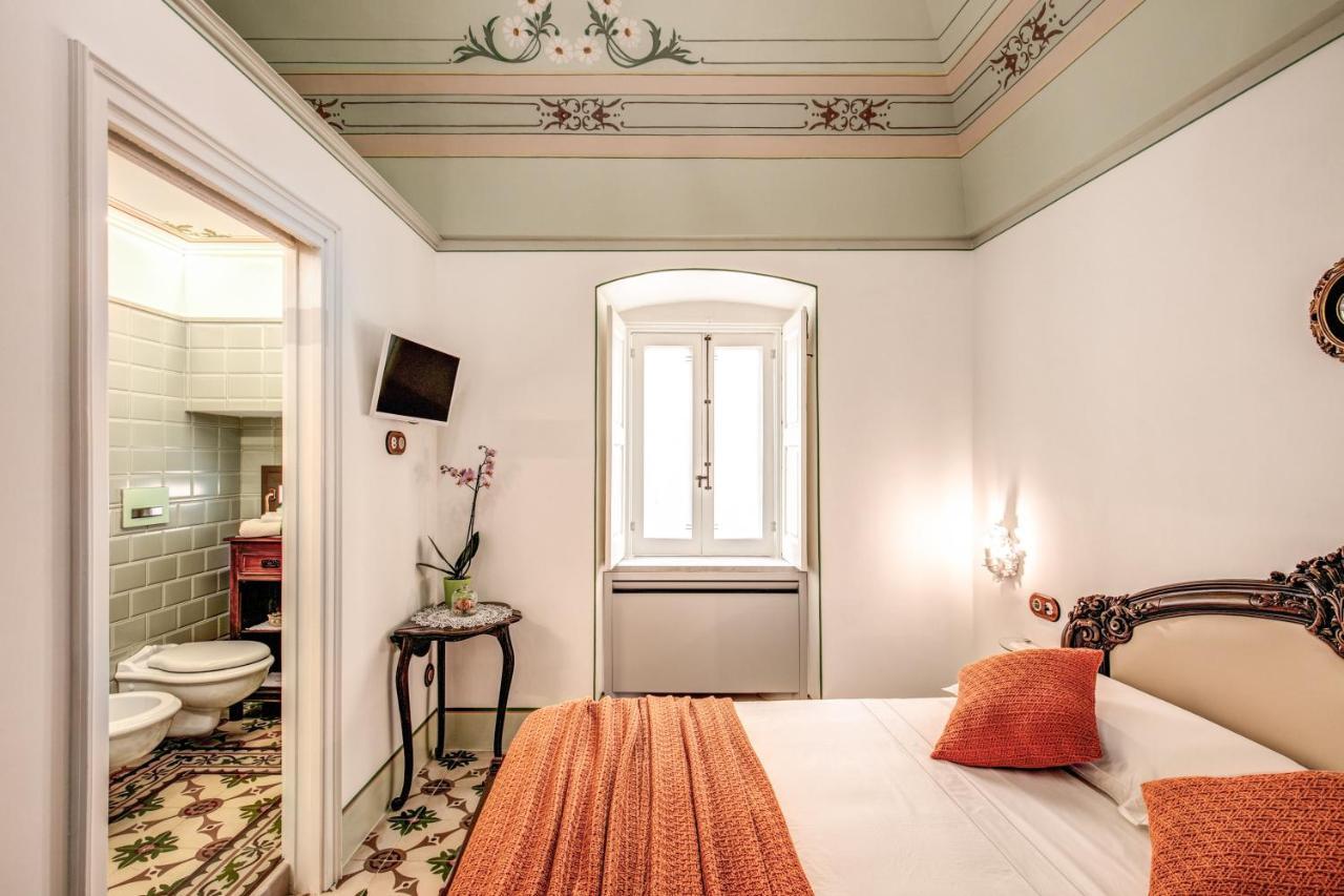 Palazzo Stunis - Dimora Di Charme Bed & Breakfast Ostuni Exterior foto