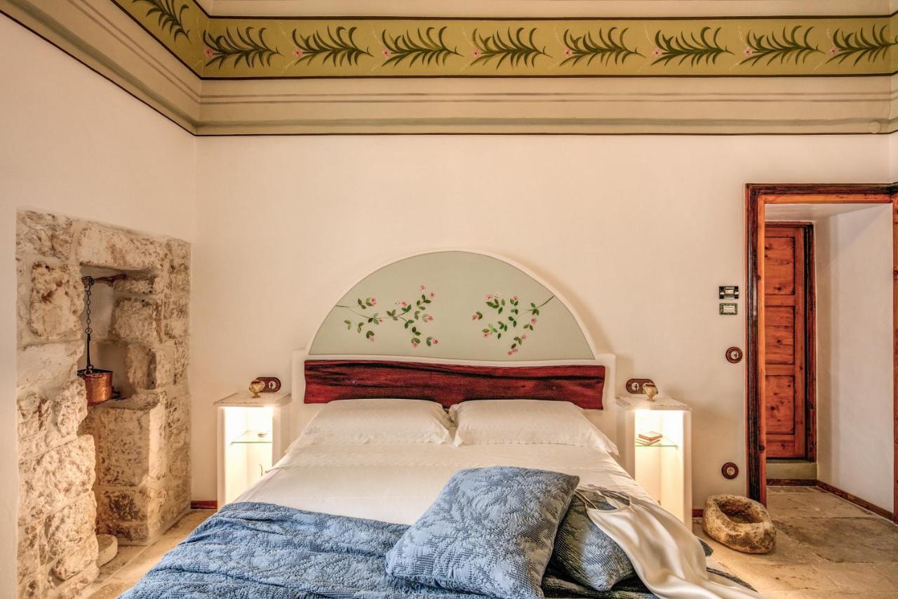 Palazzo Stunis - Dimora Di Charme Bed & Breakfast Ostuni Exterior foto