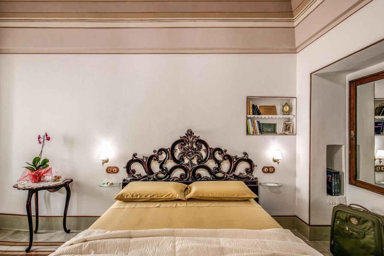 Palazzo Stunis - Dimora Di Charme Bed & Breakfast Ostuni Exterior foto