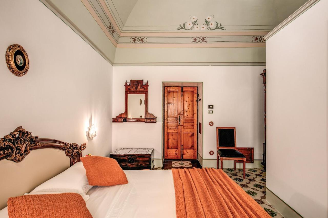 Palazzo Stunis - Dimora Di Charme Bed & Breakfast Ostuni Exterior foto