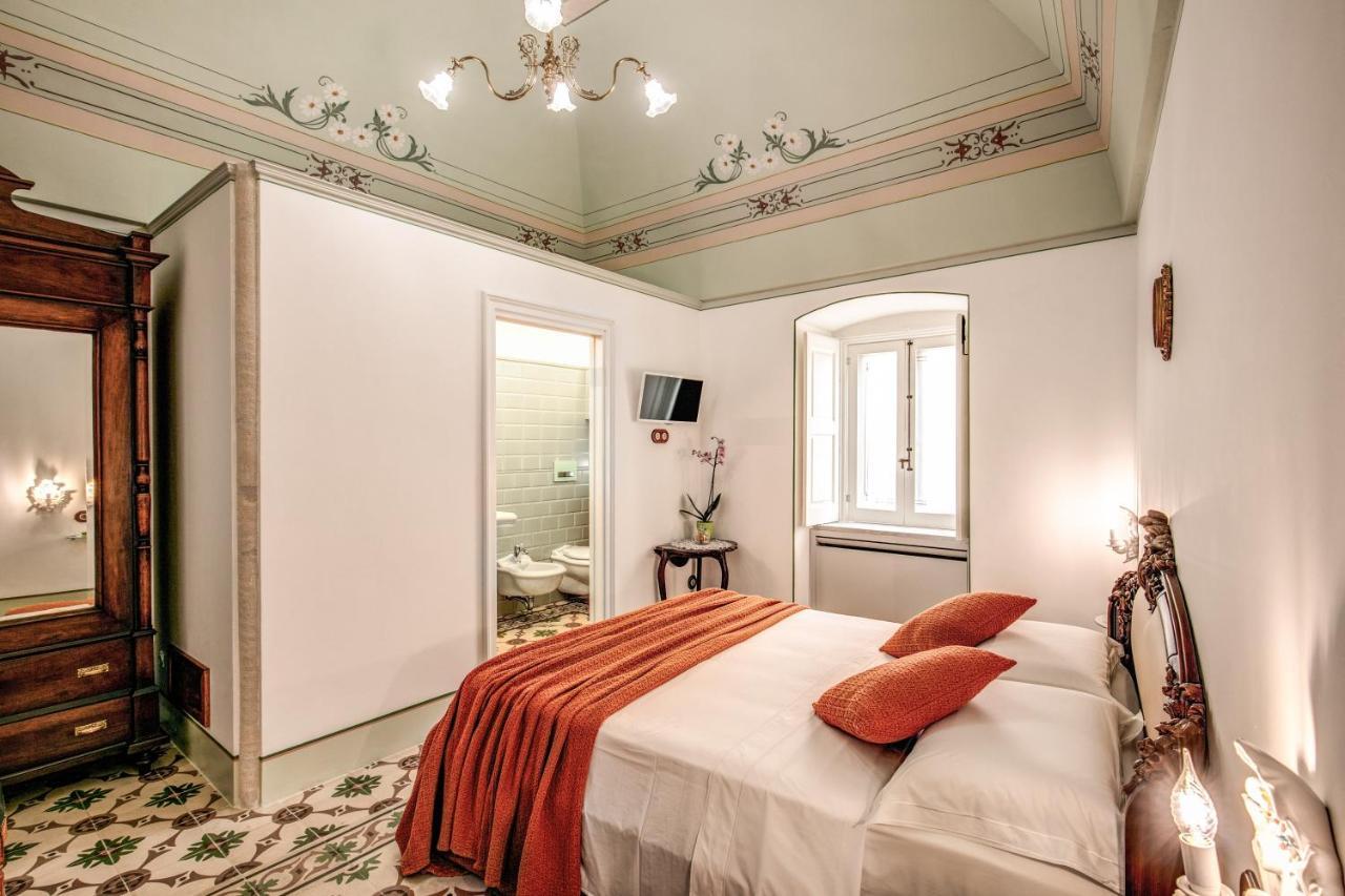Palazzo Stunis - Dimora Di Charme Bed & Breakfast Ostuni Exterior foto